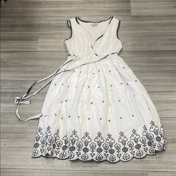 Metro Wear White and Black Embroidered Dress - Picture 2 of 10